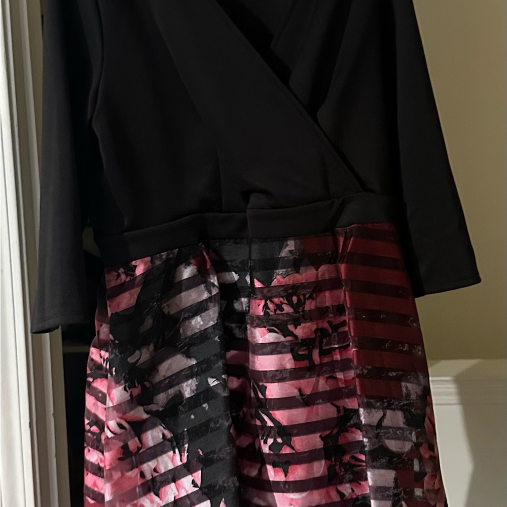 NY Collection Black and Pink Midi Dress